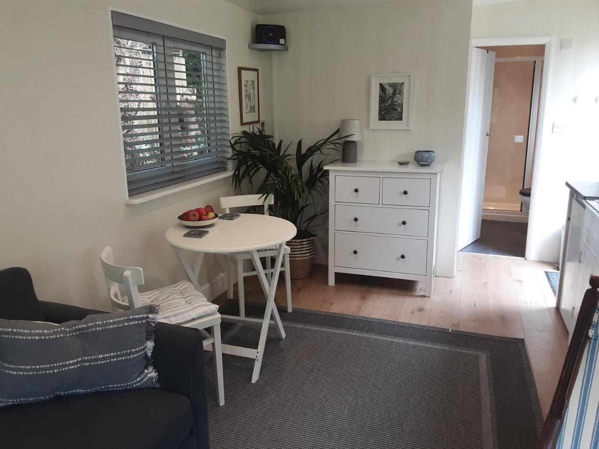 Villa Tranquil Wood Cabin Set In A Beautiful Orchard Penzance Exterior foto